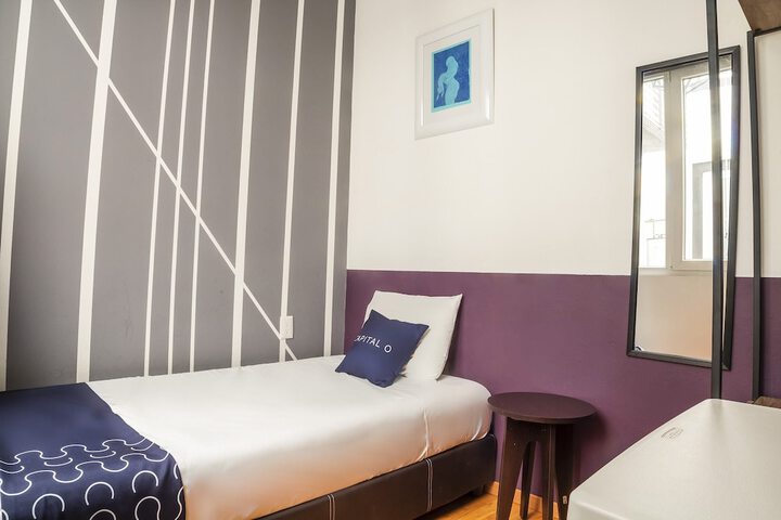 Room 10 of 46