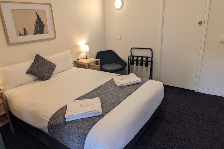 Room 27 of 80