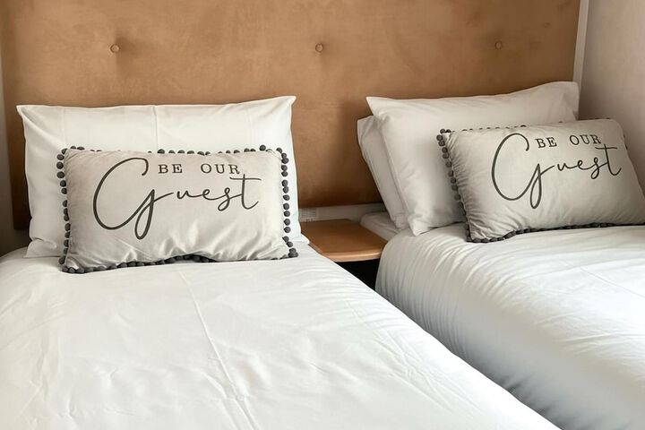 Room 2 of 11