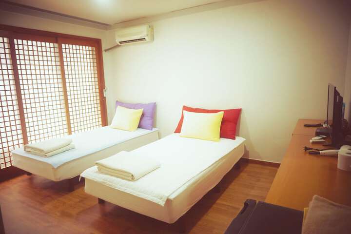 Room 7 of 39