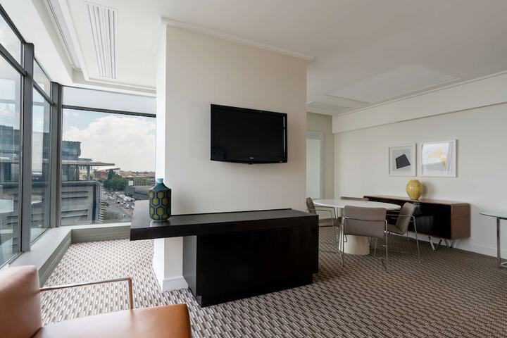 Room 54 of 148