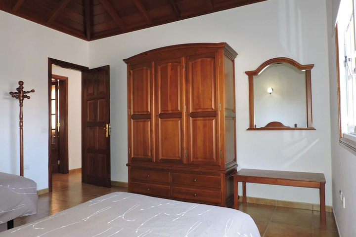Room 3 of 7