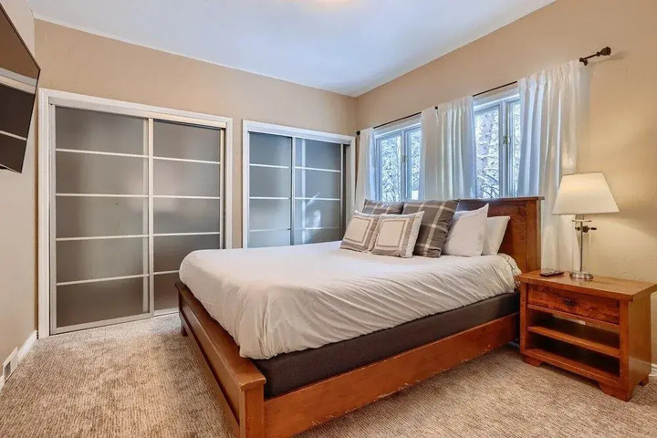 Room 3 of 18
