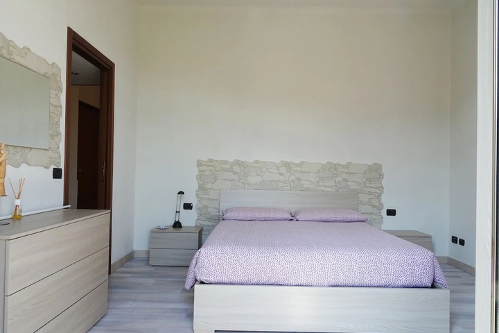 Room 5 of 21