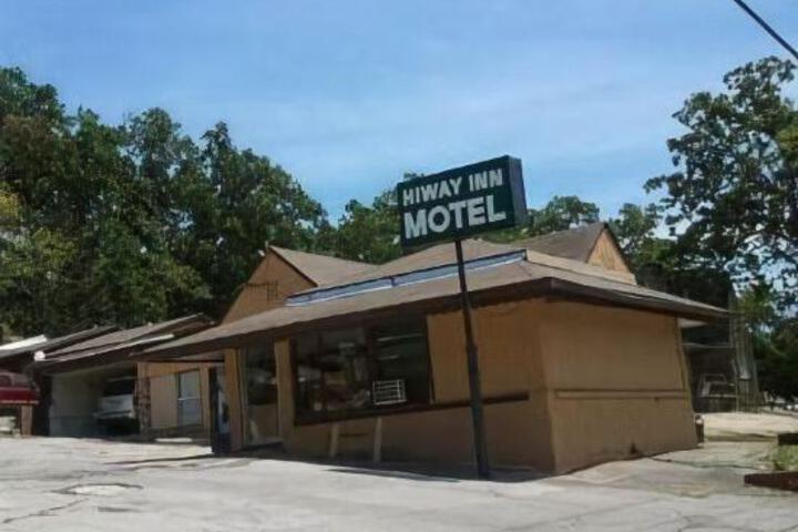 Exterior of HI WAY INN