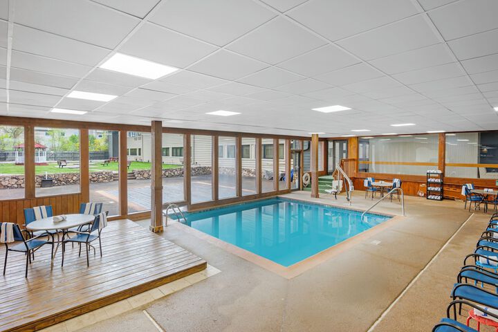 Pool Hotel