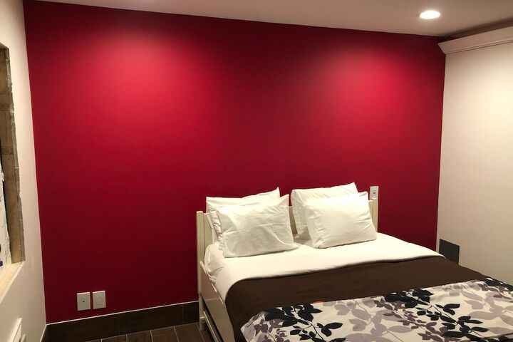 Room 7 of 10