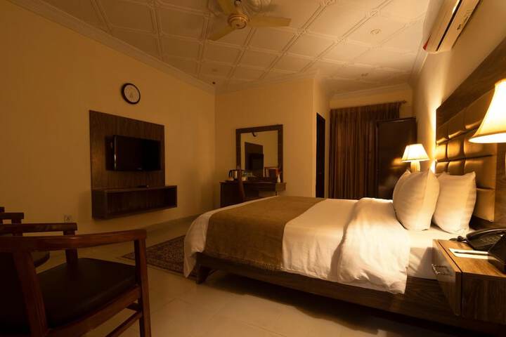 Room 12 of 35