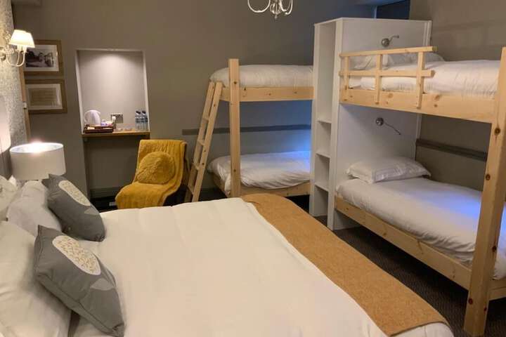 Room 15 of 32