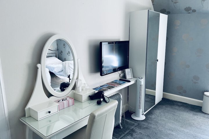 Room 30 of 94