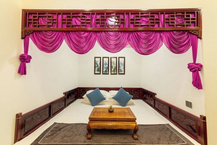 Room 12 of 50