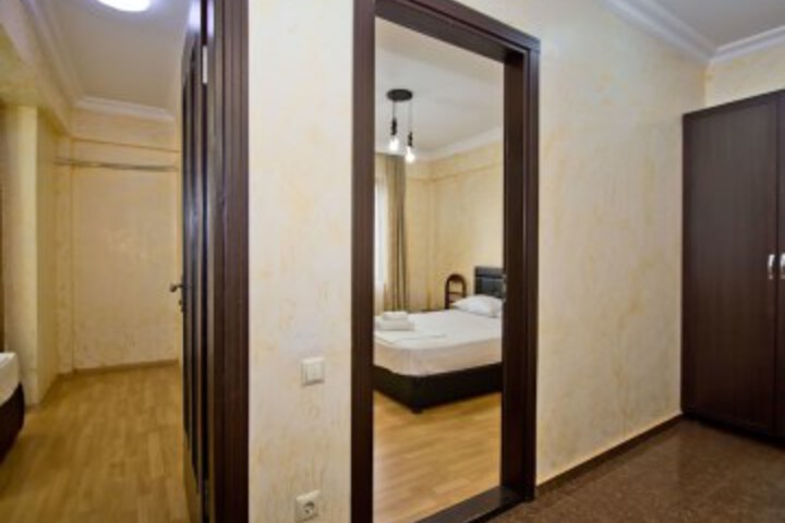 Room 64 of 93