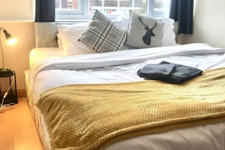Room 3 of 12