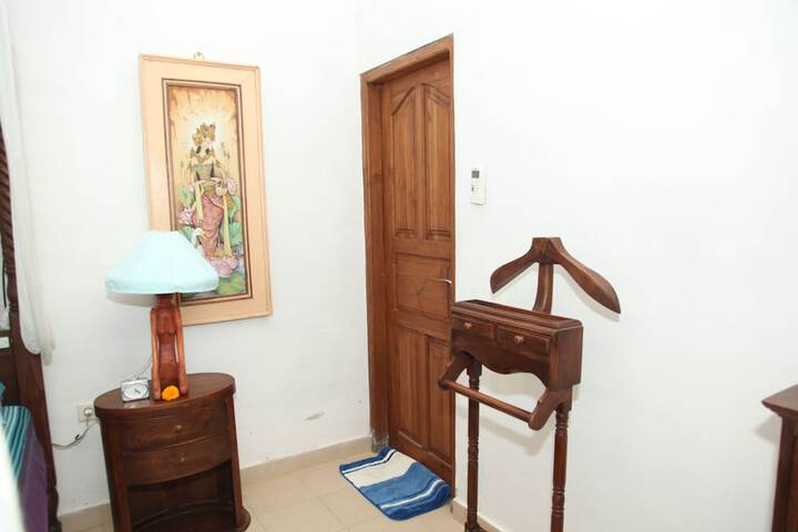 Room 17 of 80