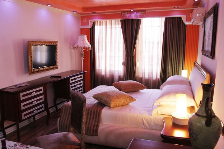 Room 17 of 40