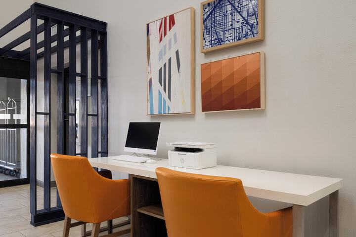 Business Center 44 of 49
