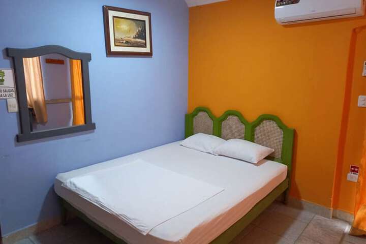 Room 8 of 27