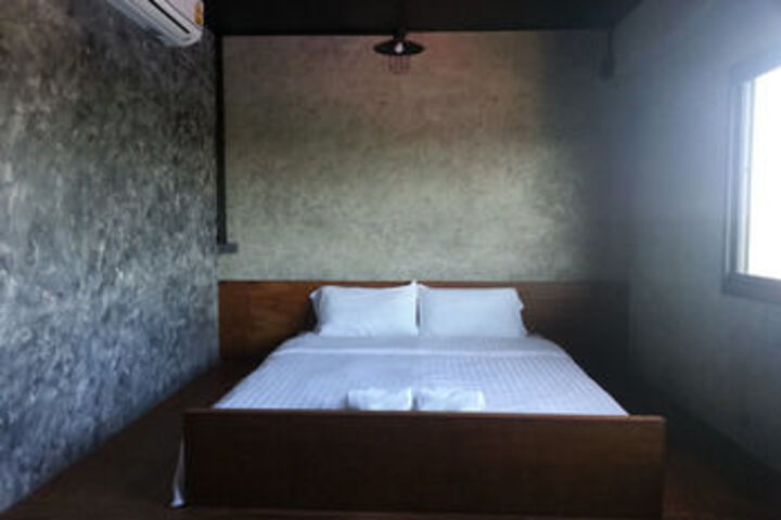Room 22 of 38