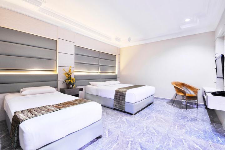 Room 7 of 38