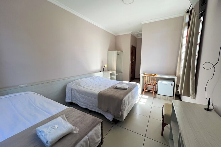 Room 28 of 206