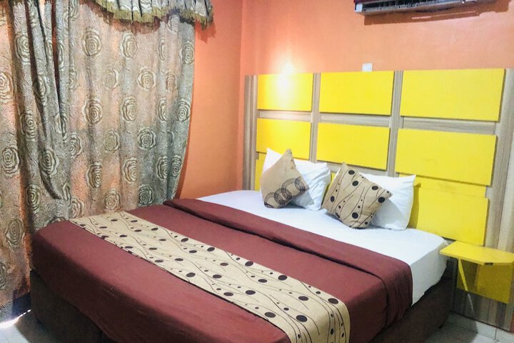 Room 15 of 39
