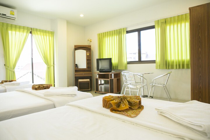 Room 16 of 42