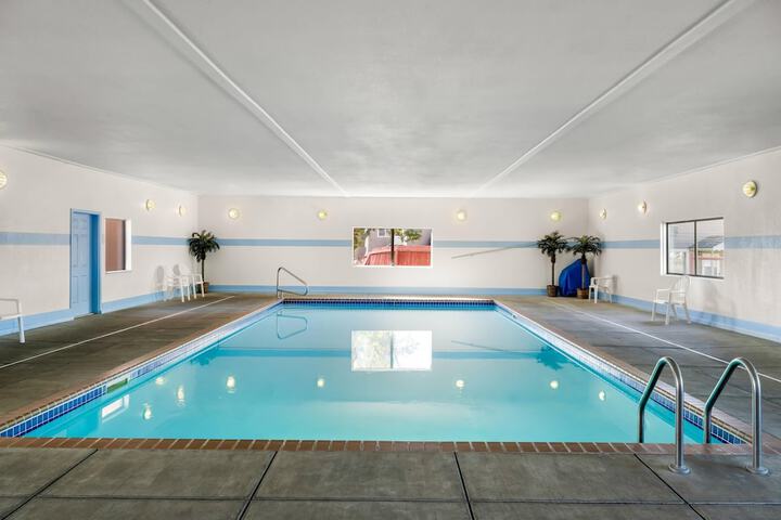 Hotel with Pool