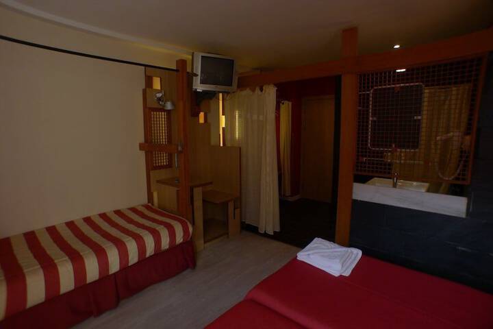 Room 14 of 20