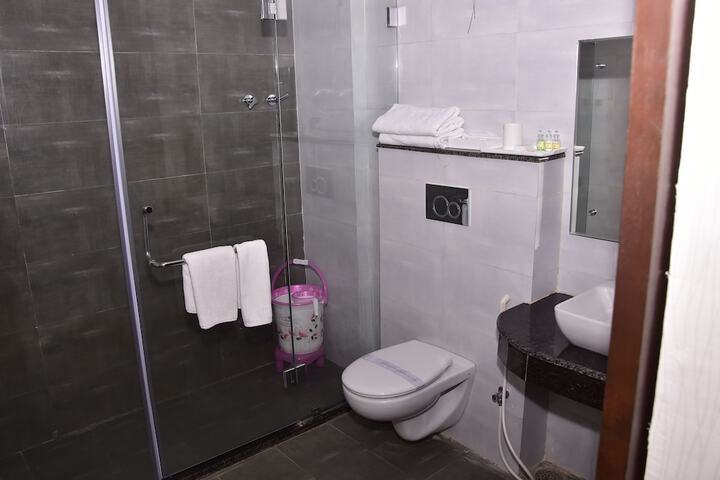 Room 5 of 23