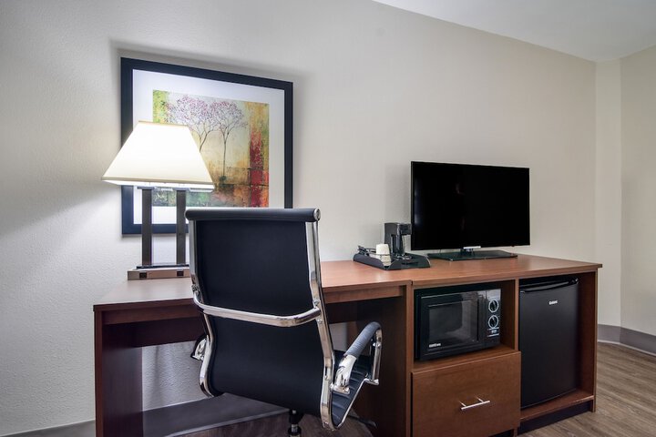 Room 11 of 22