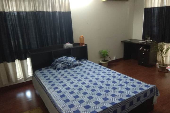 Room 3 of 18