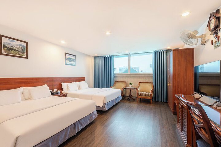 Room 14 of 33
