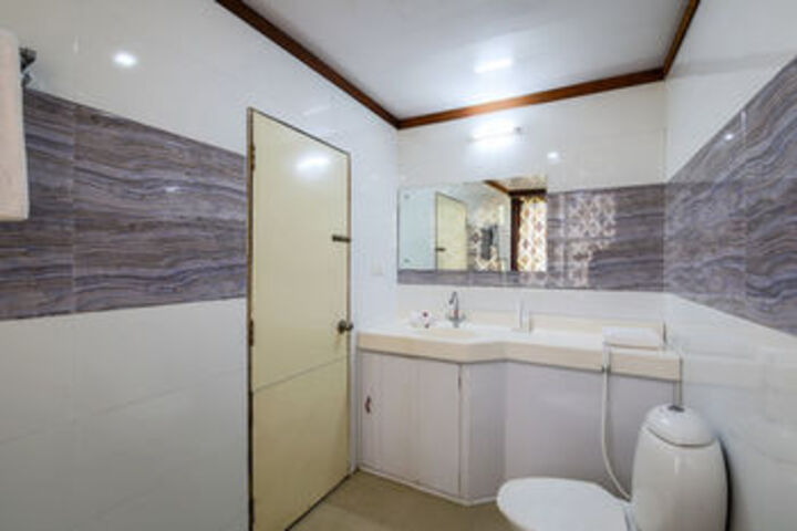Room 5 of 35