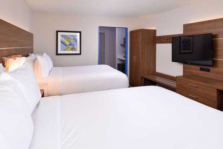 2 Queen Beds (4 of 7)