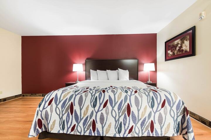 1 King Bed (15 of 23)