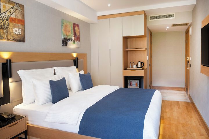 Room 14 of 63
