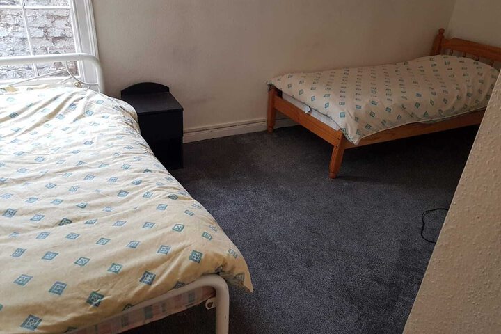 Room 2 of 28
