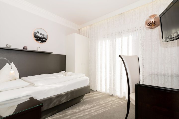 Room 25 of 101