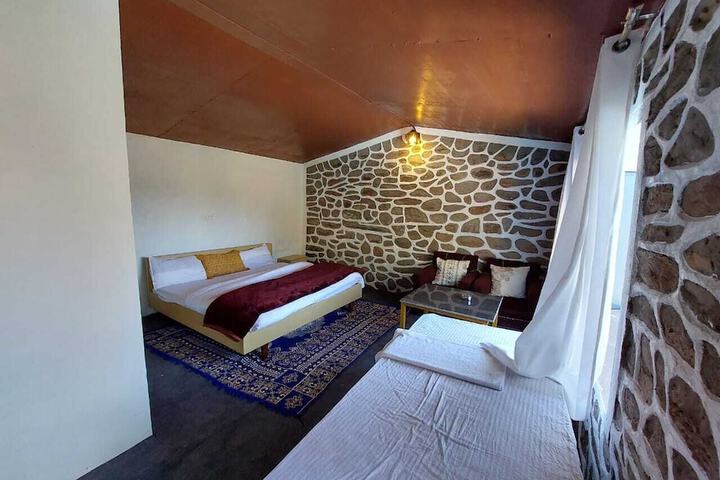 Room 2 of 8