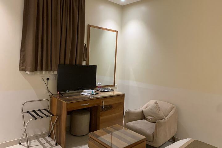 Room 11 of 19