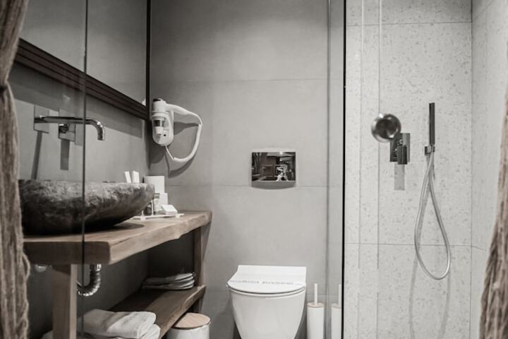 Room 43 of 60
