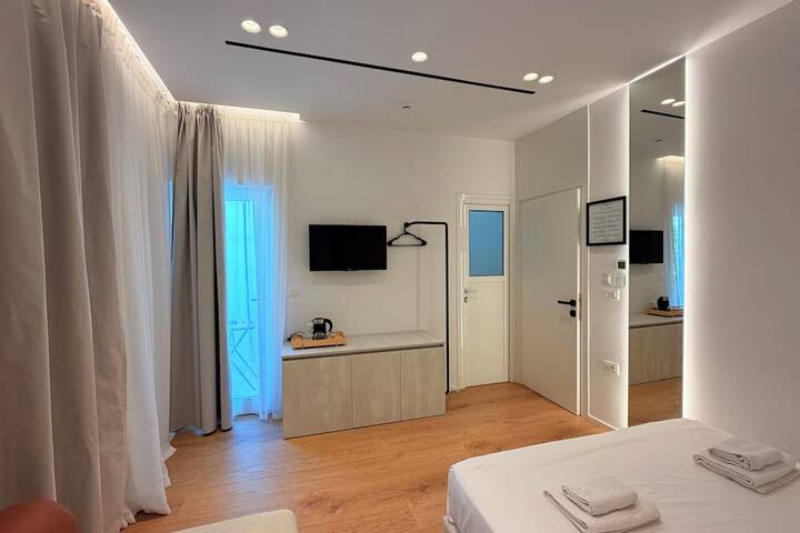 Room 18 of 34