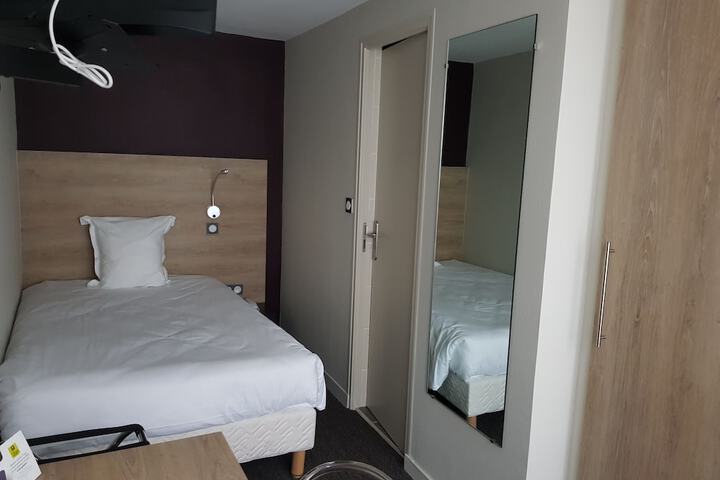 Room 11 of 46
