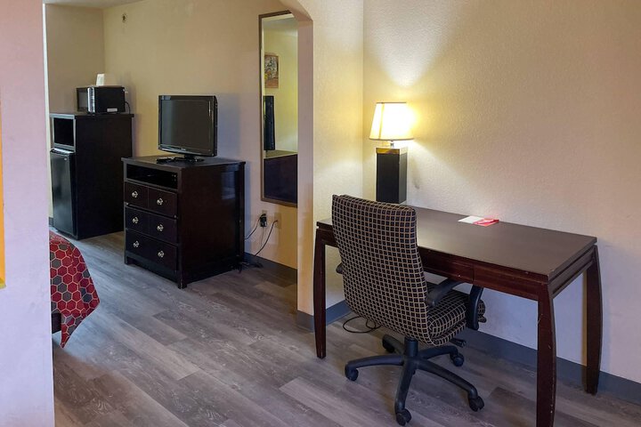 Room 19 of 30