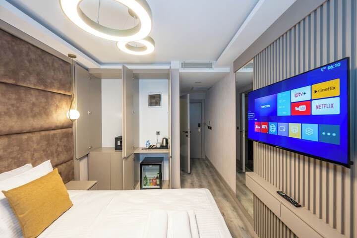 Room 22 of 42