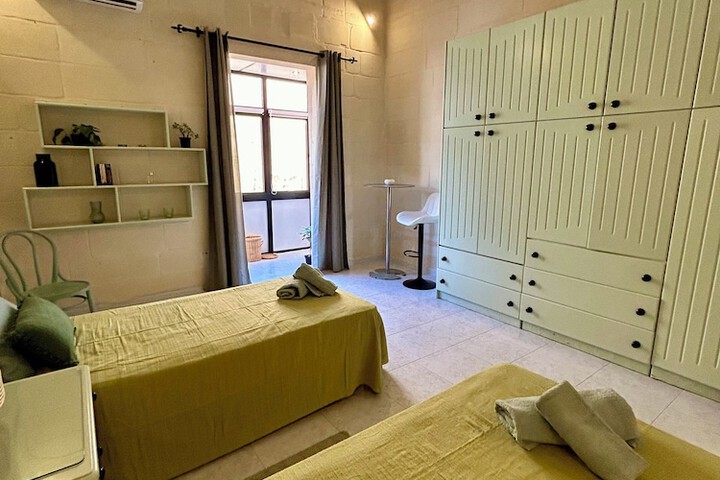 Room 10 of 23