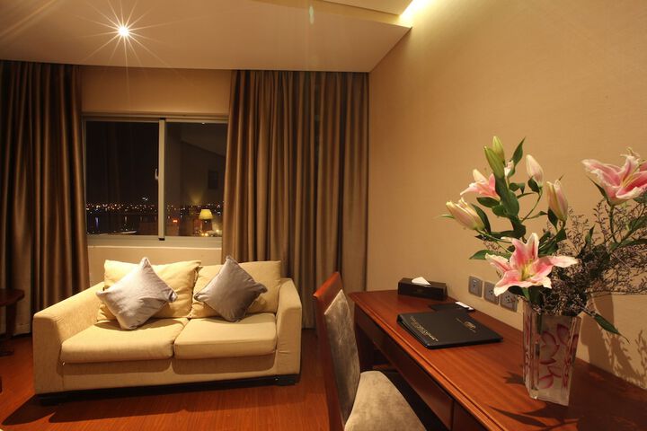 Room 10 of 72