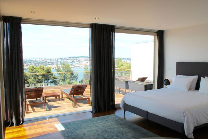 Room 47 of 90