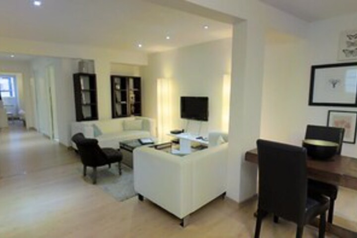 Room 4 of 10