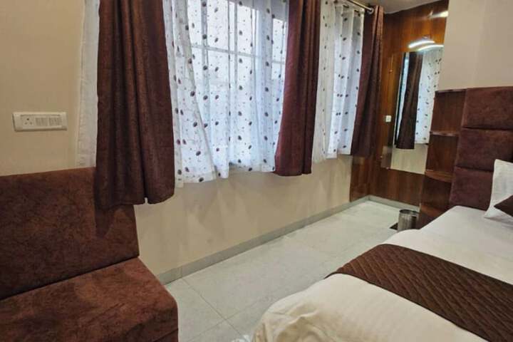 Room 16 of 31